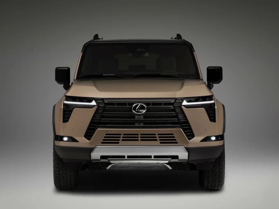 Фото Lexus GX спереди
