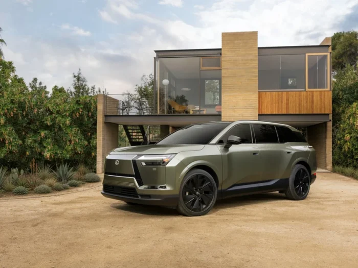 Lexus представил электрический TZ с тремя рядами сидений